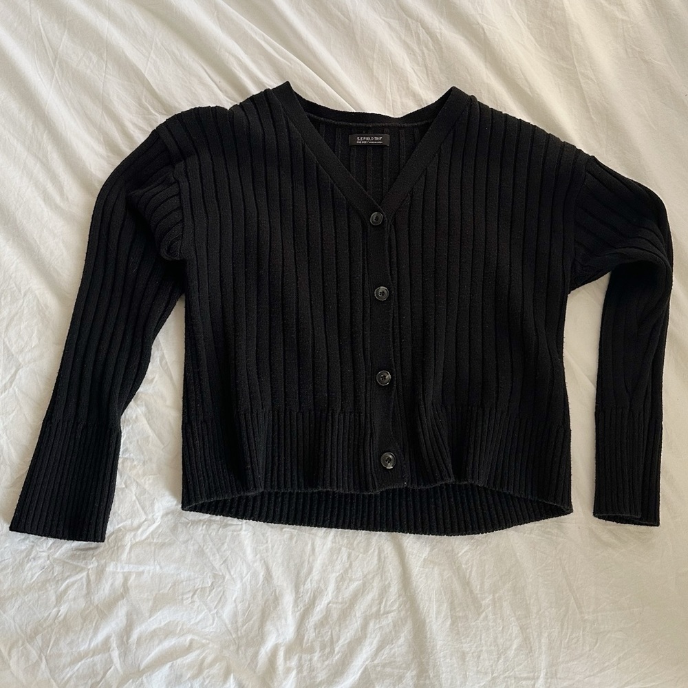 3.3 Field Trip / Chunky Black Button Cardigan / One Size